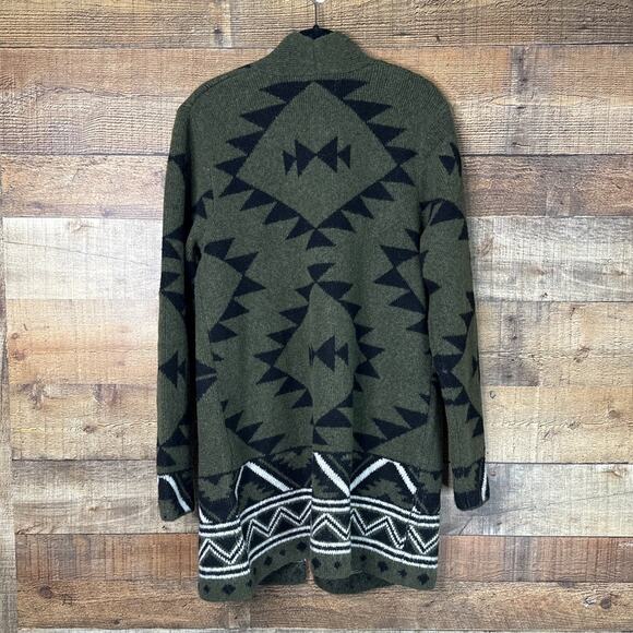 Frye The Cozy Cardigan Sweater Southwest Jacquard Cozy Luxe Yarn SZ Medium NWT - Picture 6 of 8